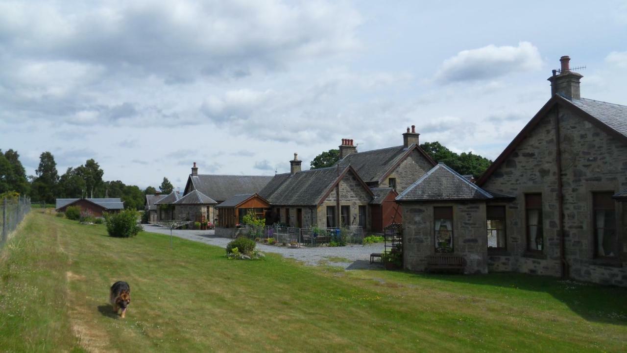 Balavil Meadowside Cottages מראה חיצוני תמונה